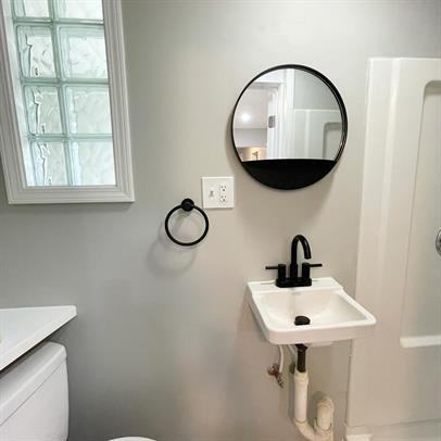 2105 E 45th St - Photo 3 of 6