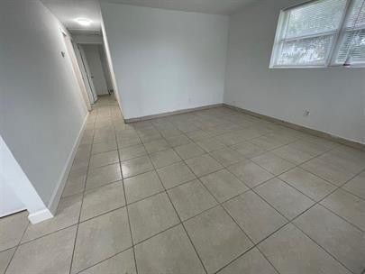1064 Ne 13th Ave - Photo 3 of 5