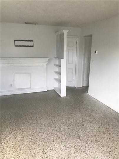 134 W Blue Heron Blvd - Photo 2 of 3