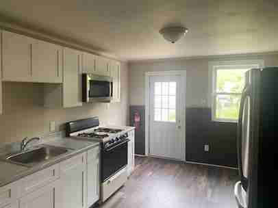 227 Middlesex St - Photo 3 of 10