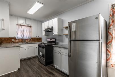 1105 Fisher St - Photo 3 of 9