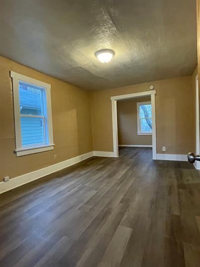 686 Mcallister Ave - Photo 3 of 13