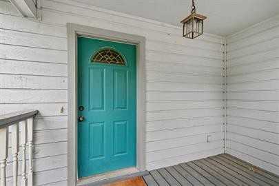 1796 W Berry St - Photo 3 of 31