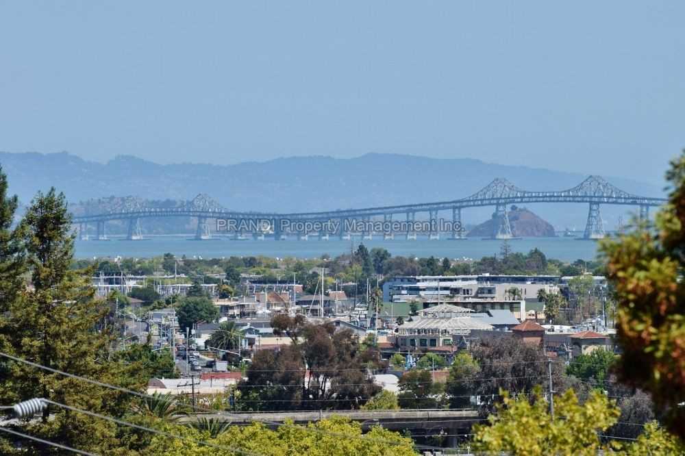 1146 Mission Ave - Photo 2 of 14