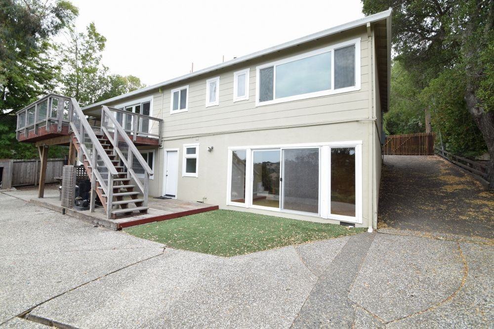 4 Timothy Ave - Photo 3 of 24