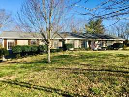 featured image of 810 Davis Dr
