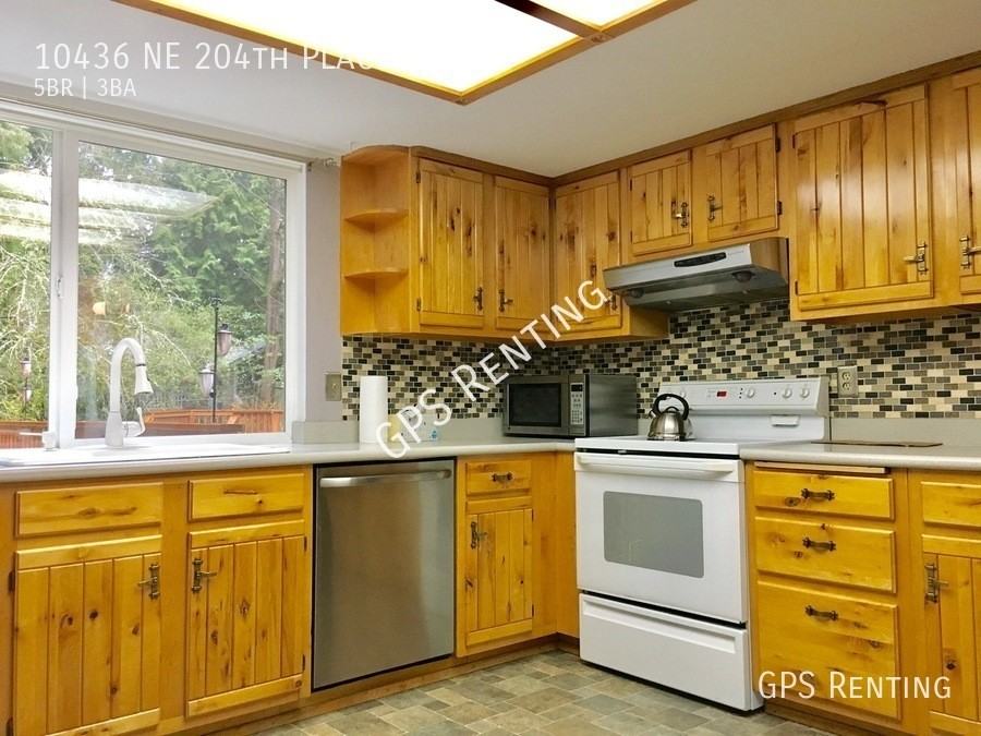 10436 Ne 204th Pl - Photo 3 of 15