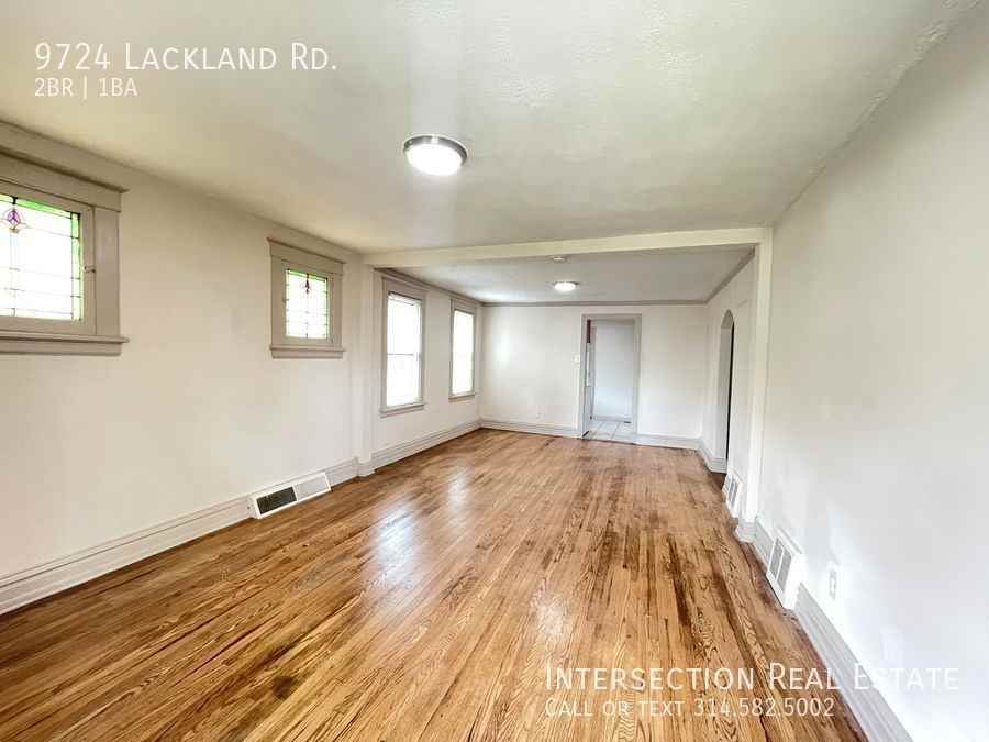 9724 Lackland Rd - Photo 3 of 13
