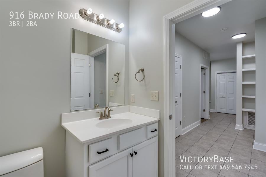 916 Brady Rd - Photo 2 of 30