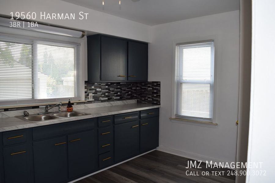 19560 Harman St - Photo 3 of 24