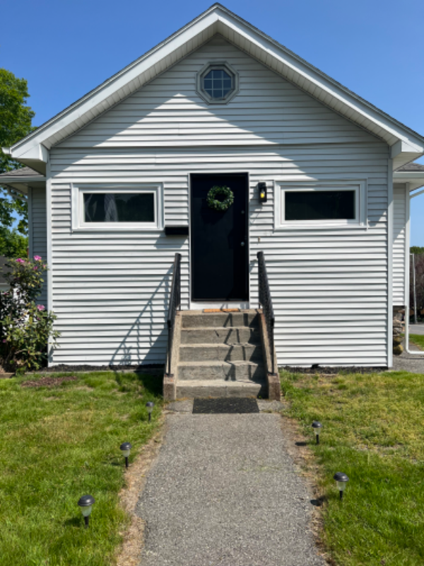 47 Bedford Ave - Photo 2 of 14