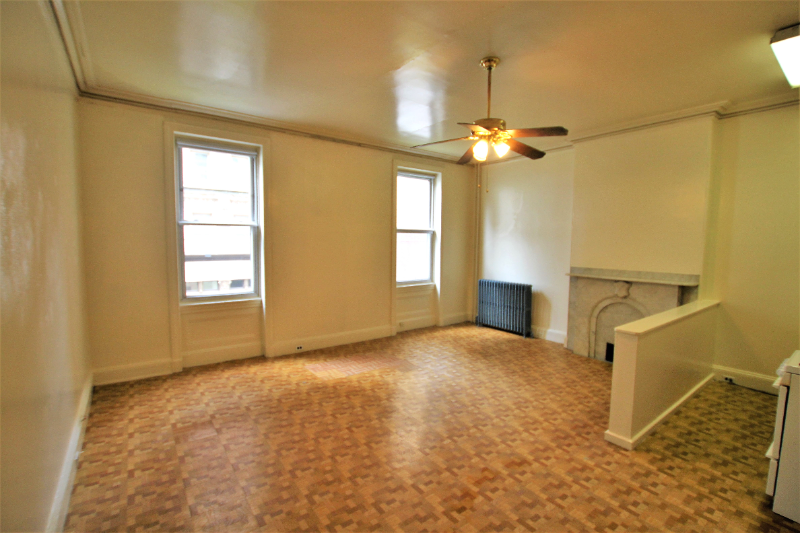 1925 Chestnut St #C10 - Photo 2 of 4