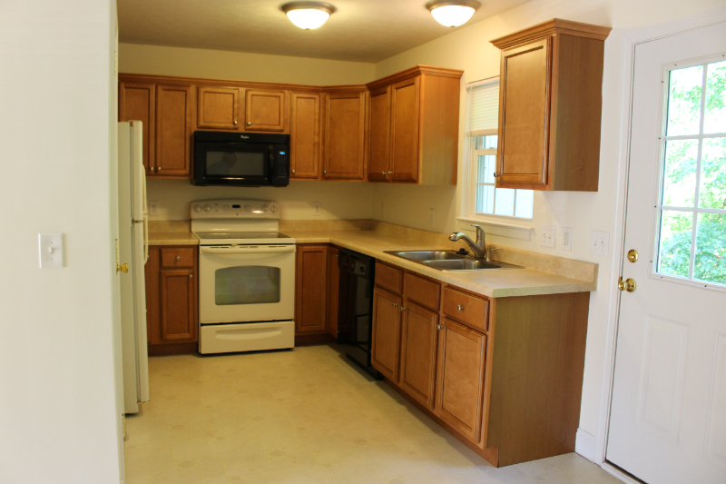 103 13th St #B - Photo 3 of 8