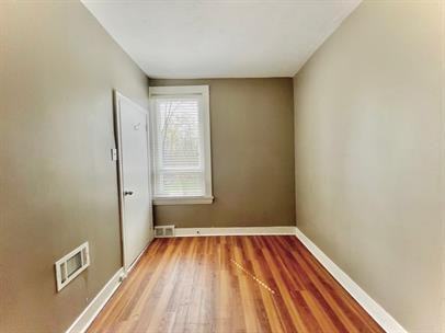 BARRY ST. 77 - Photo 3 of 10