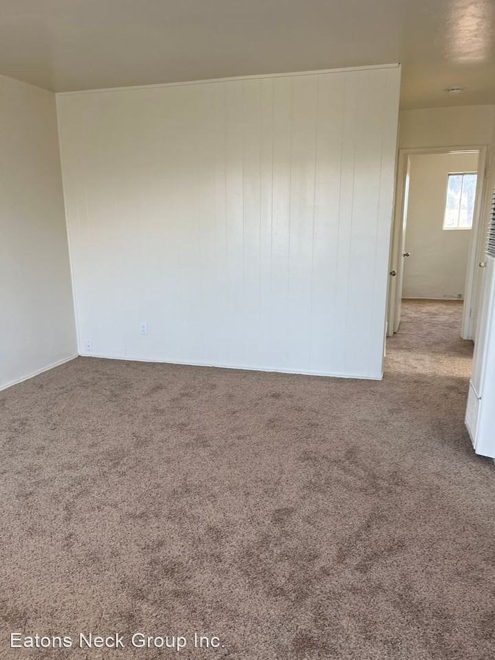 4178 SWIFT AVENUE - Photo 3 of 12