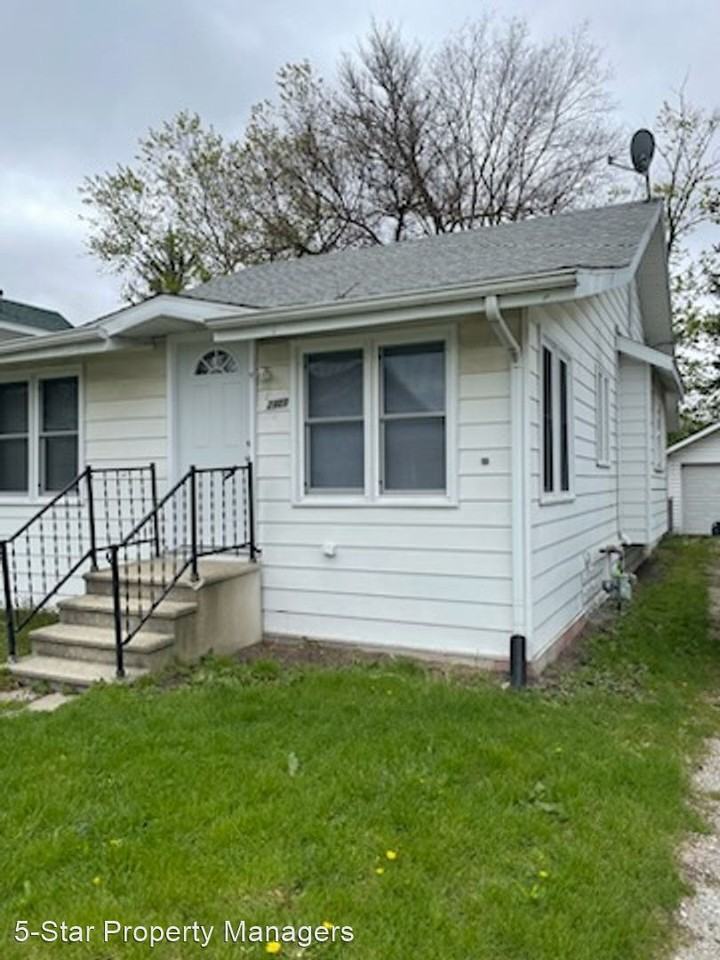2909 Peoria St, Elkhart, IN 46517 3 Bedroom House for 1,100/month Zumper