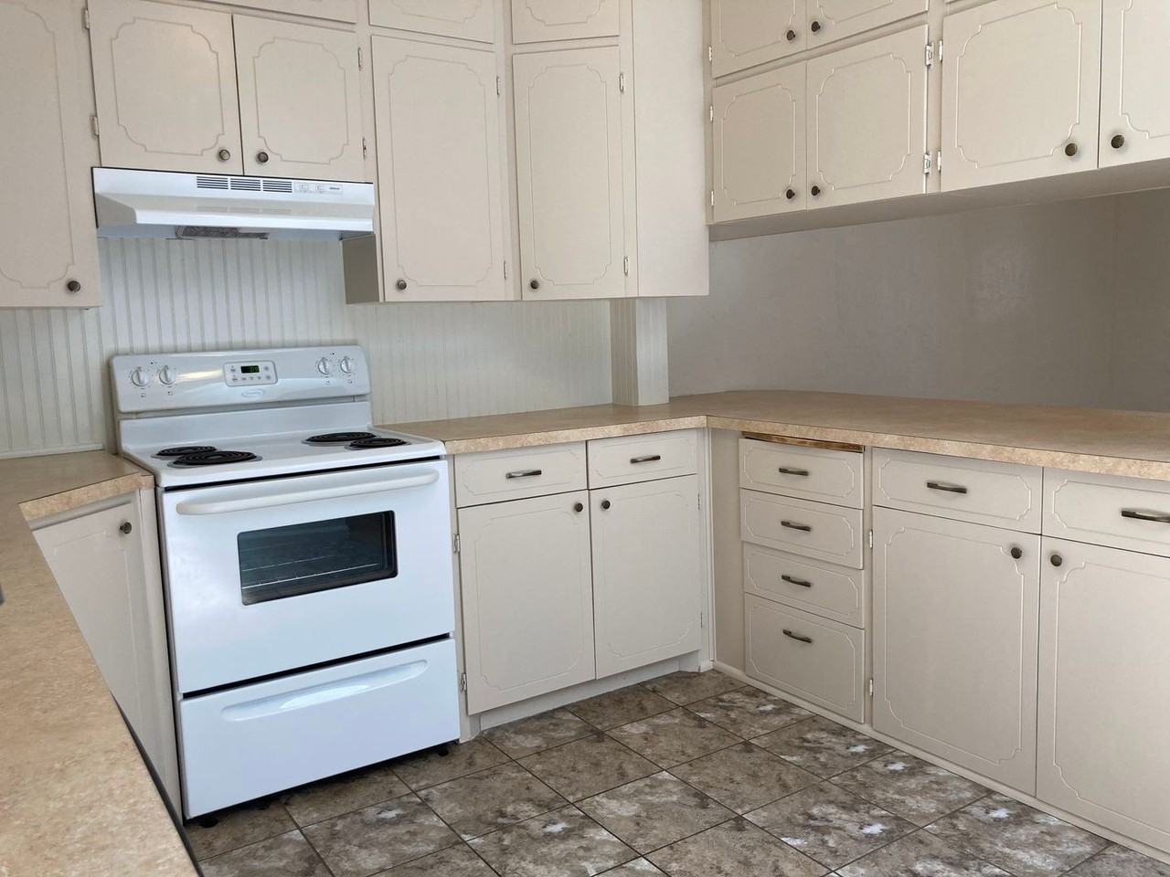 203 Ne Johnson St - Photo 3 of 33