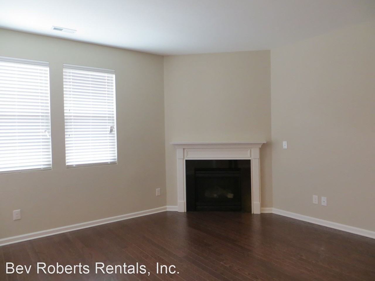 547 Libson St - Photo 3 of 11