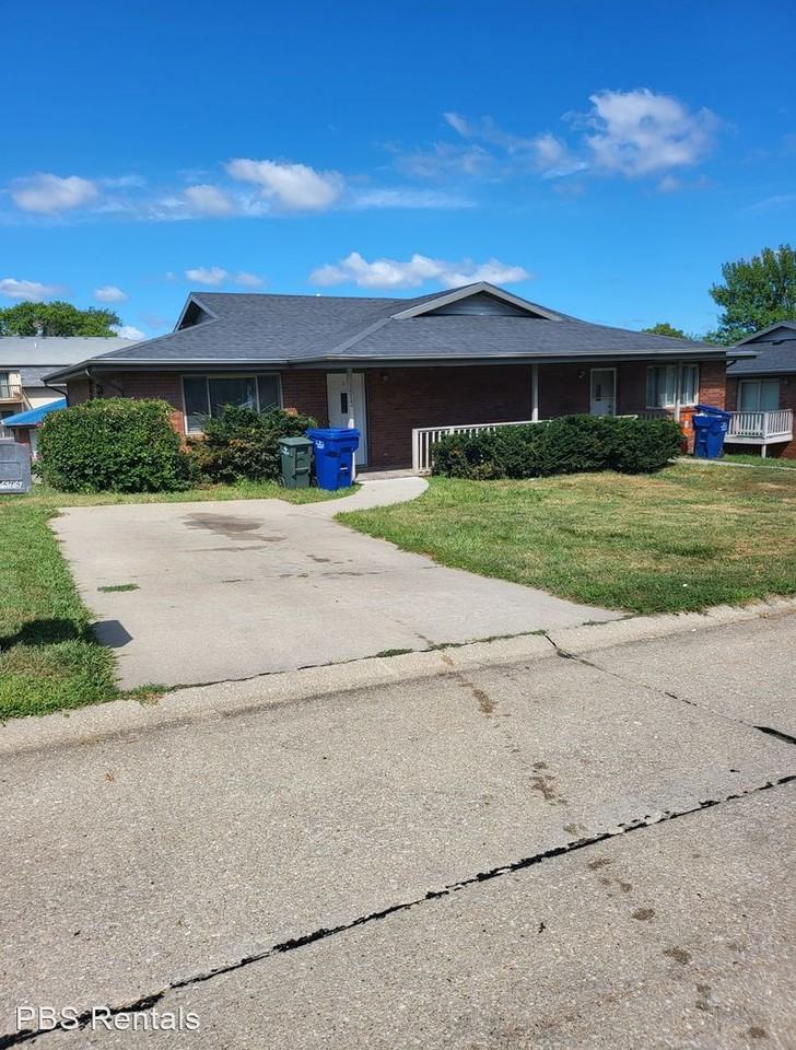 1513/1515 Cherrywood Apartments in Crete, NE 68333 Zumper