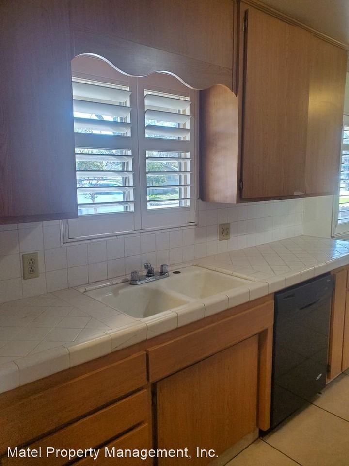 1505 W Rumble Rd - Photo 3 of 28