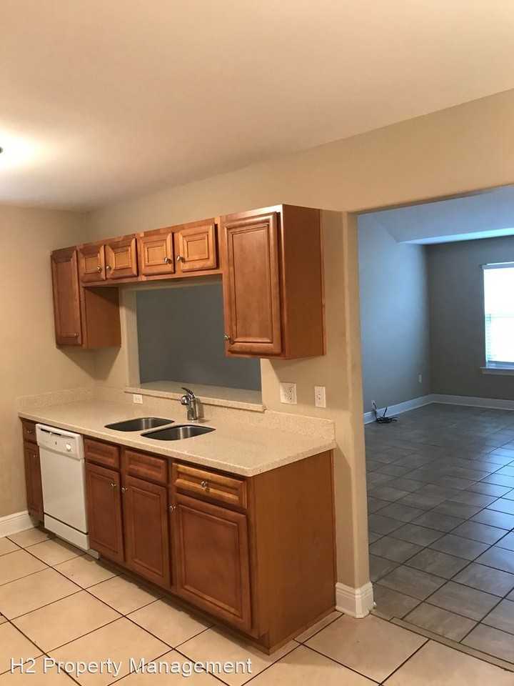 Cedarbrook Townhomes - Photo 3 of 9