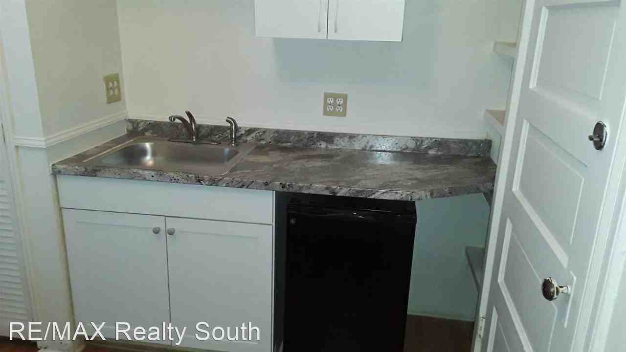 341 Smithers Ave S - Photo 2 of 3
