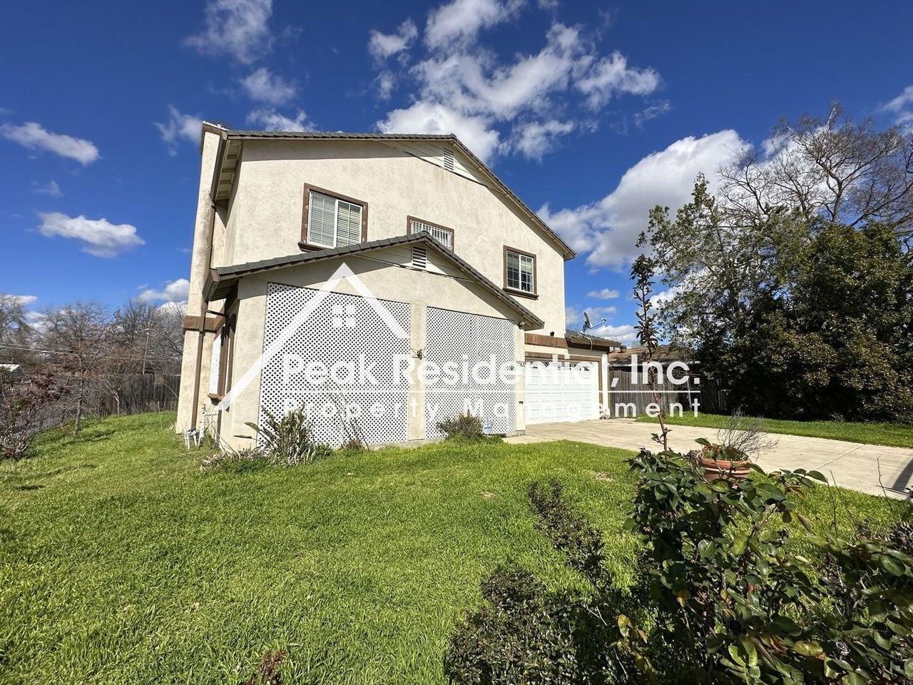 2501 Yreka Ave - Photo 2 of 50