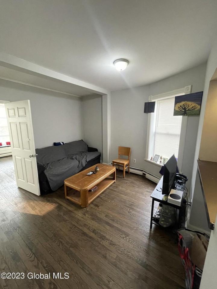 72 Grand St - Photo 2 of 14