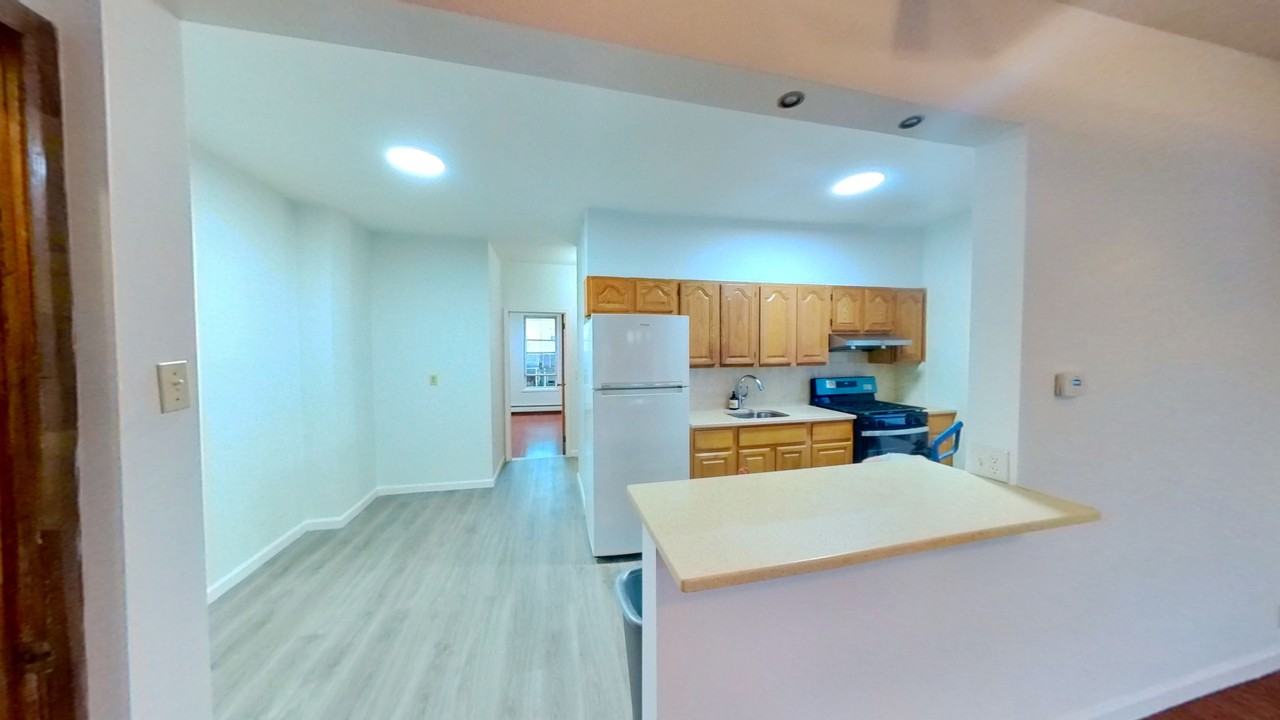 2543 E 24th St - Photo 2 of 10