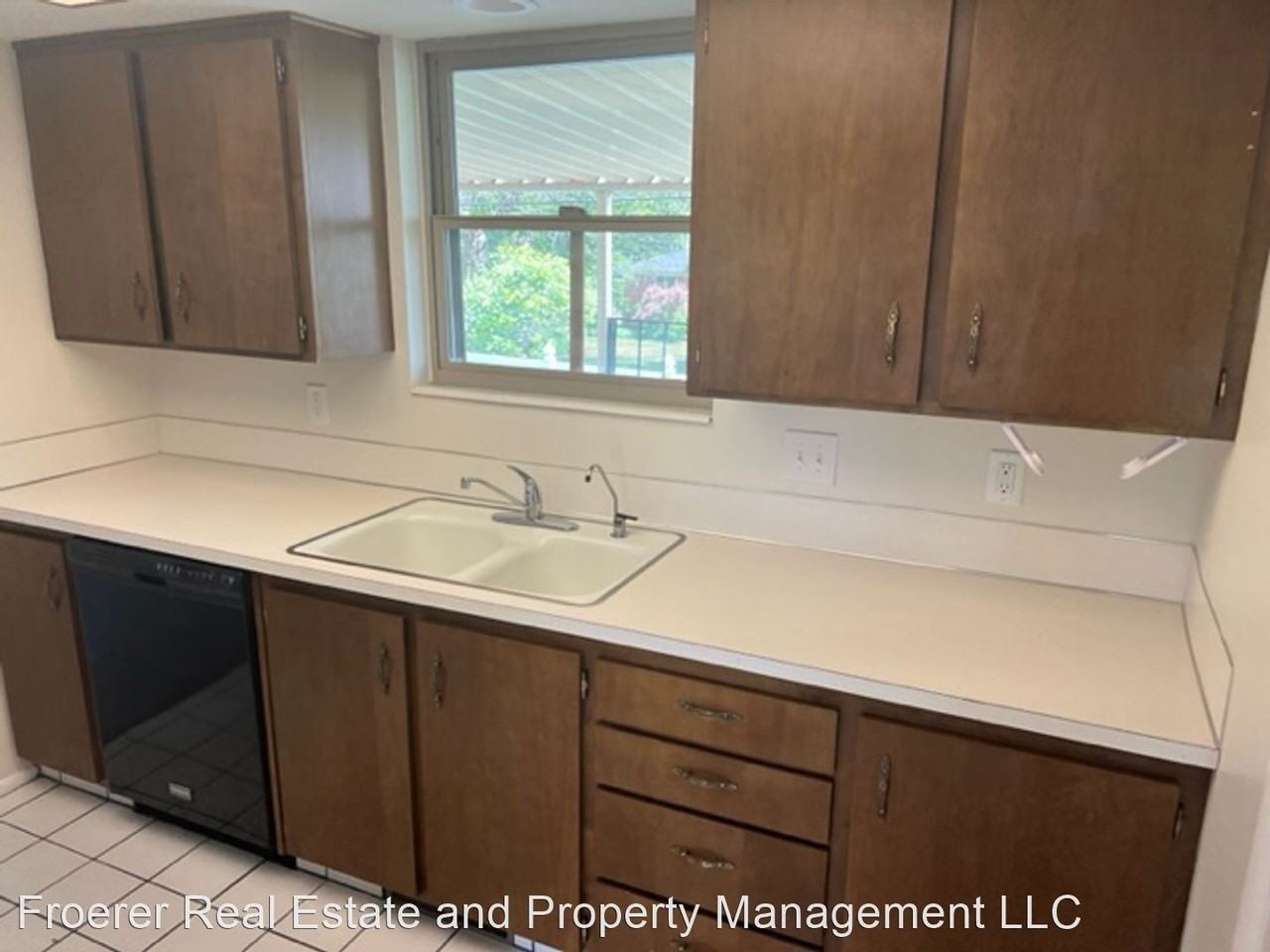 156 E 600 N - Photo 3 of 14