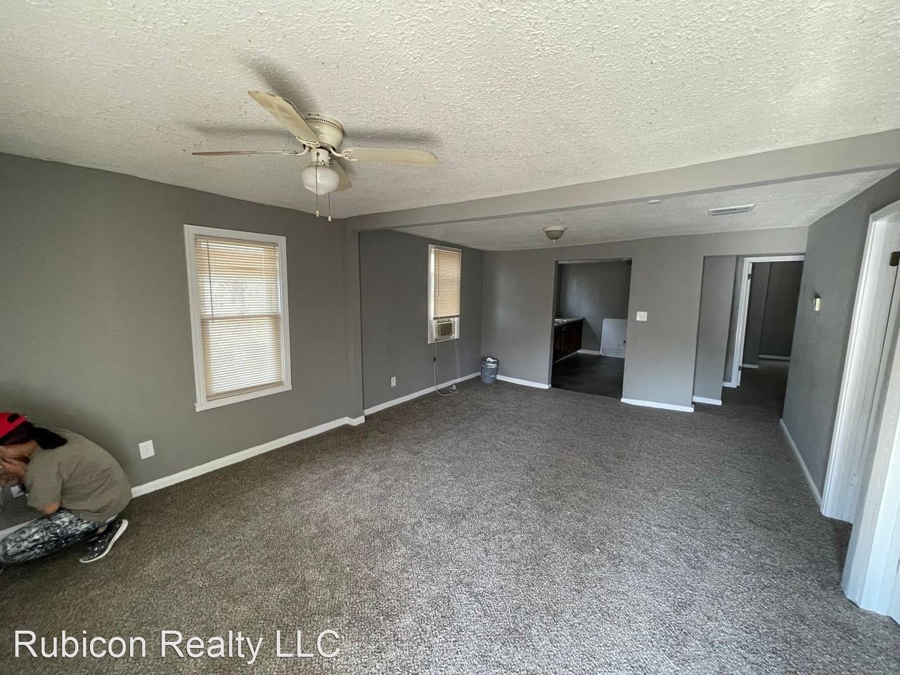 4446 Kensington Ave - Photo 3 of 14