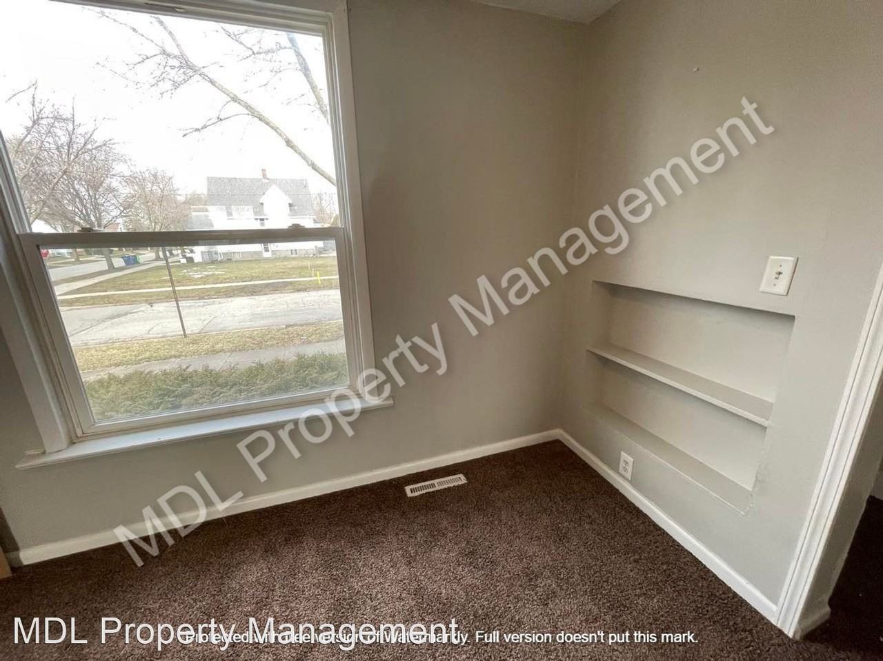 200 N Sheridan St - Photo 2 of 17