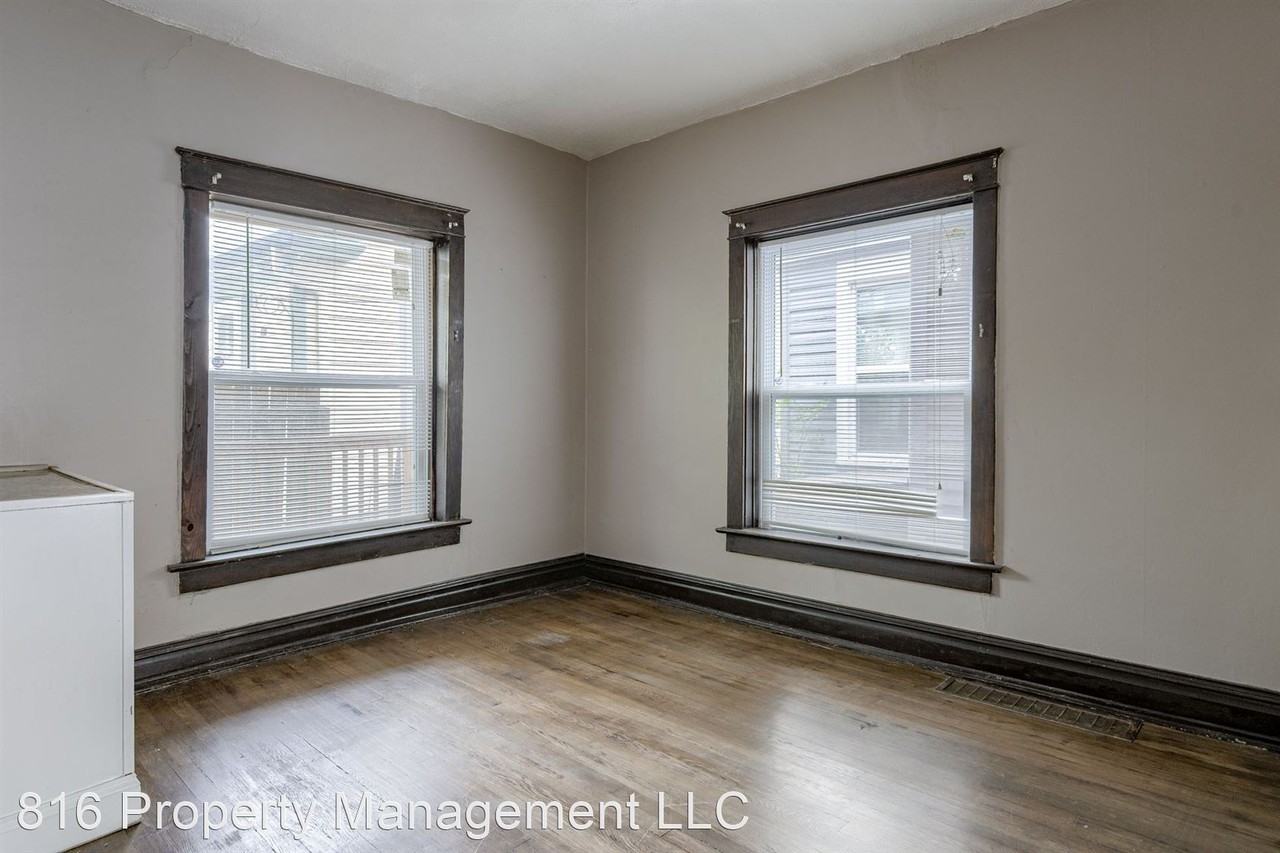 3233 Charlotte St - Photo 3 of 15