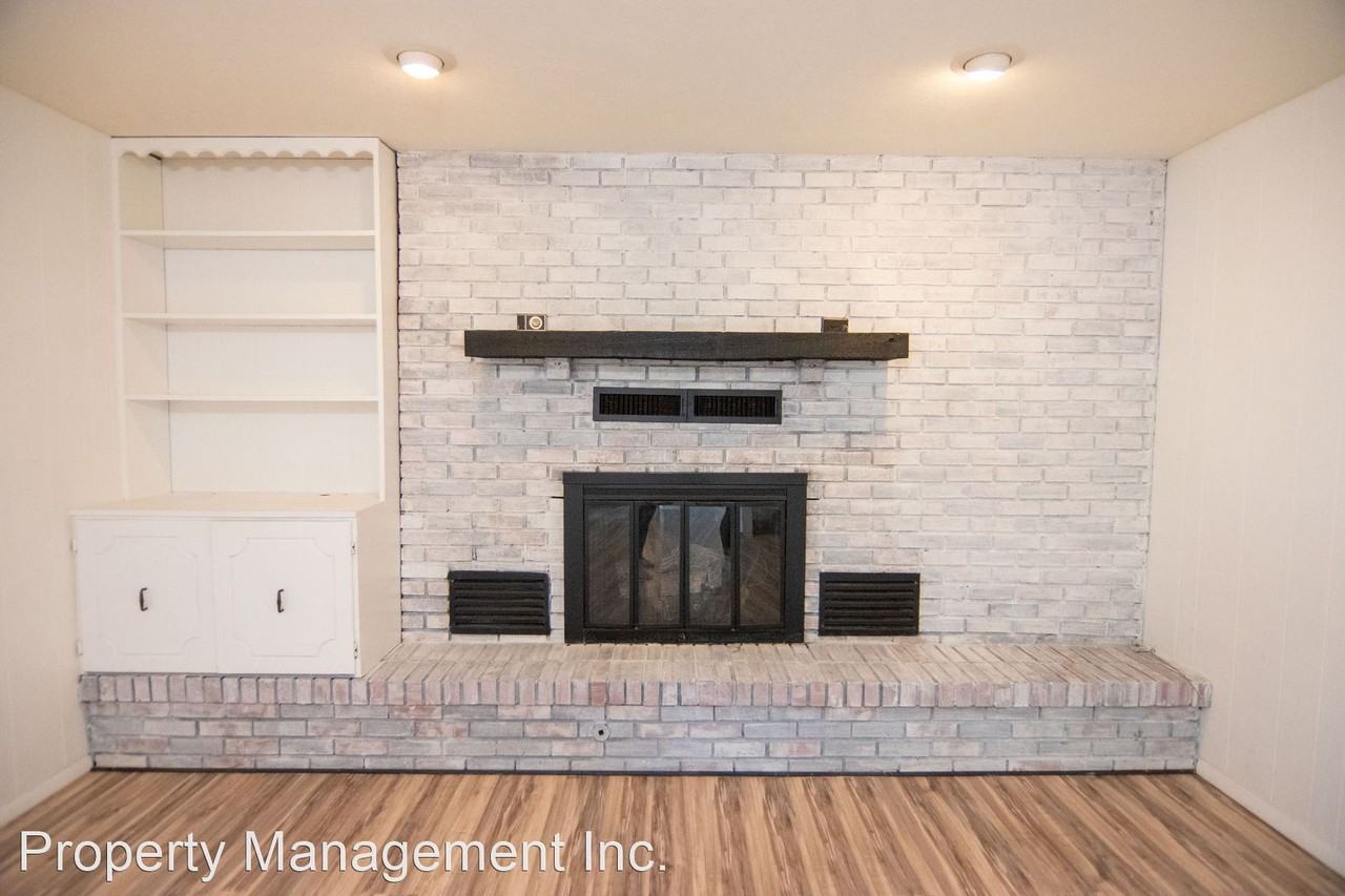 104 Warwick St - Photo 3 of 50