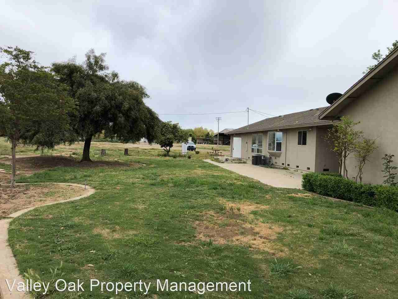 3201 Illinois Ave - Photo 2 of 13