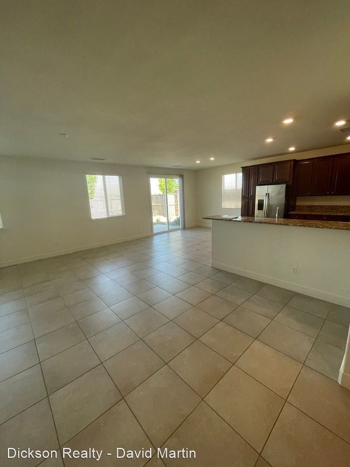 2617 Bridgetown Loop - Photo 2 of 16