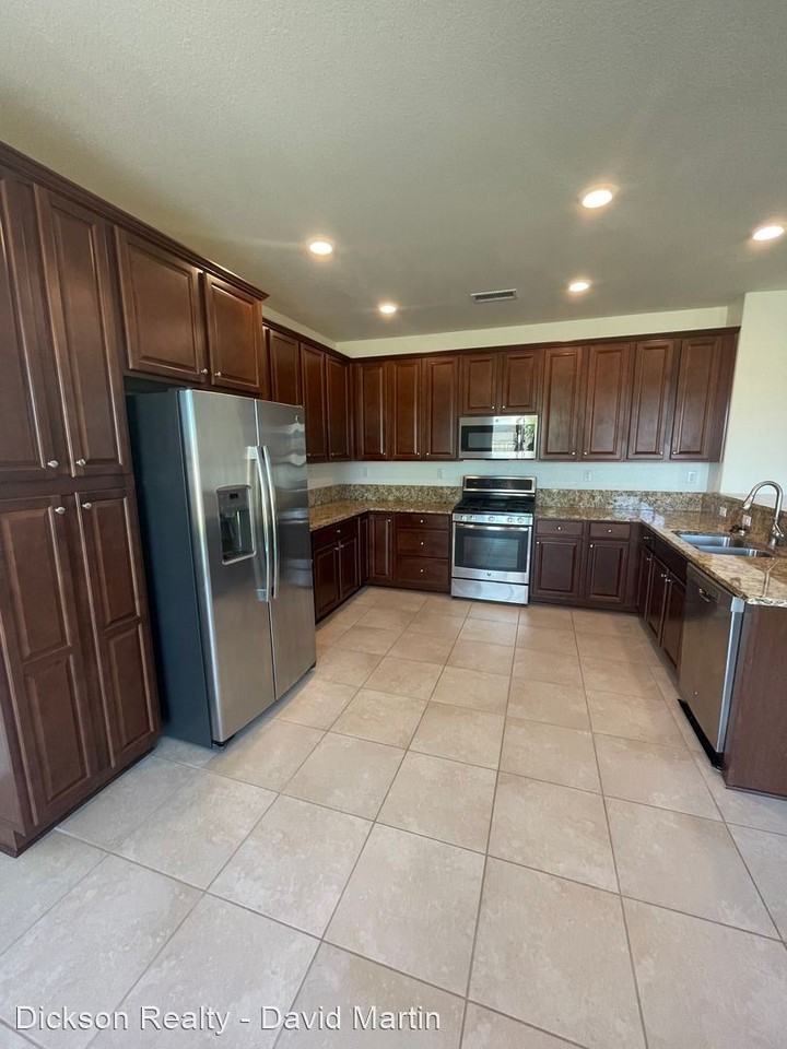 2617 Bridgetown Loop - Photo 3 of 16