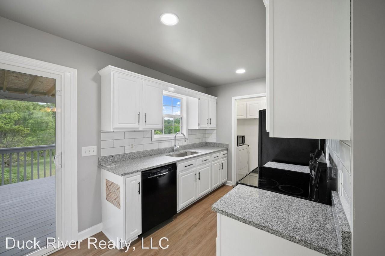 520 Lenape Path - Photo 3 of 19