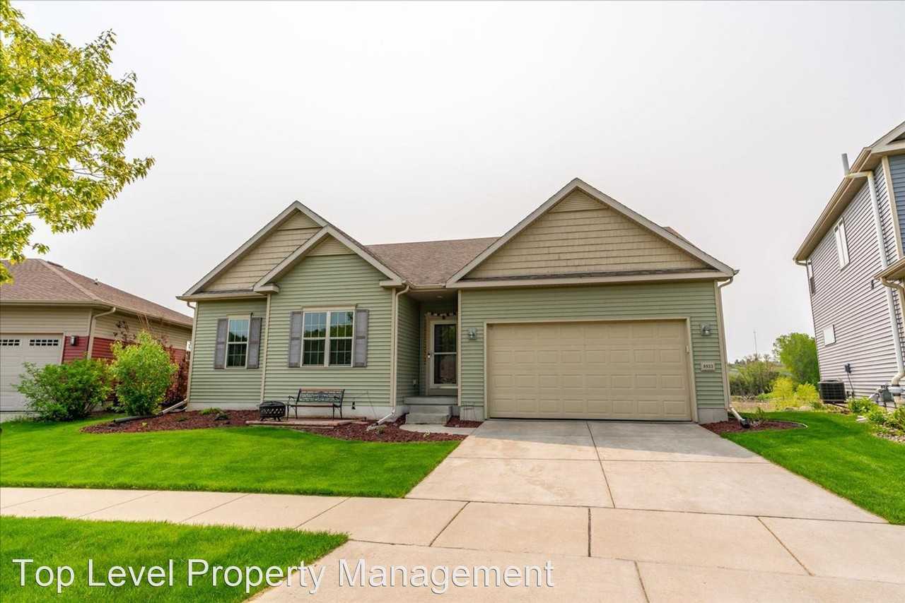 8933 Sunstone Ln - Photo 2 of 40