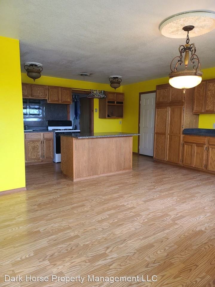 929 Western Ave - Photo 2 of 12