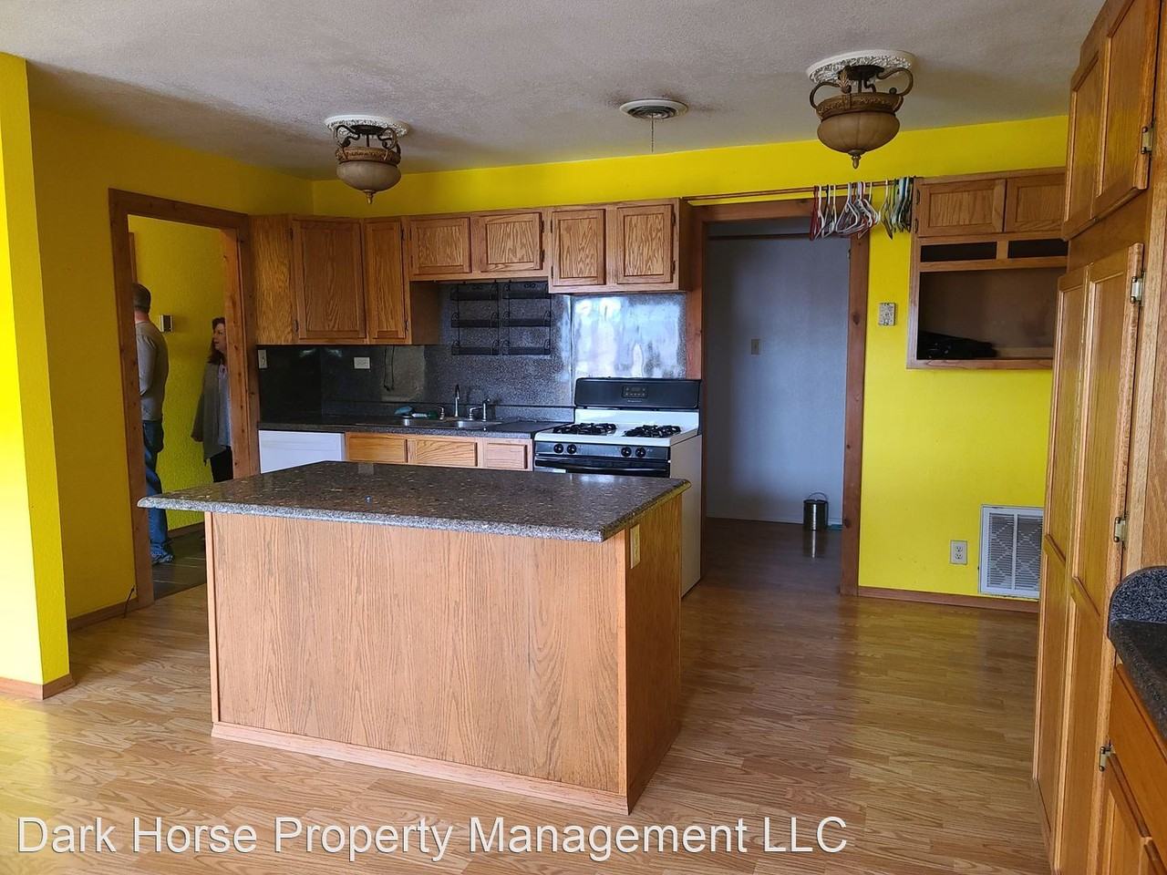 929 Western Ave - Photo 3 of 12