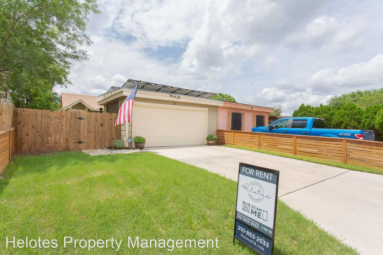 6842 Maple Springs St - Photo 3 of 30