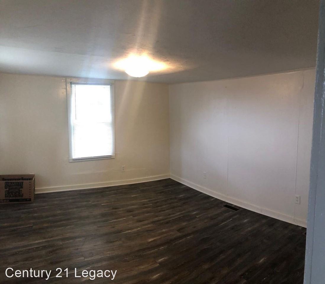 306 Housley Ave - Photo 2 of 10