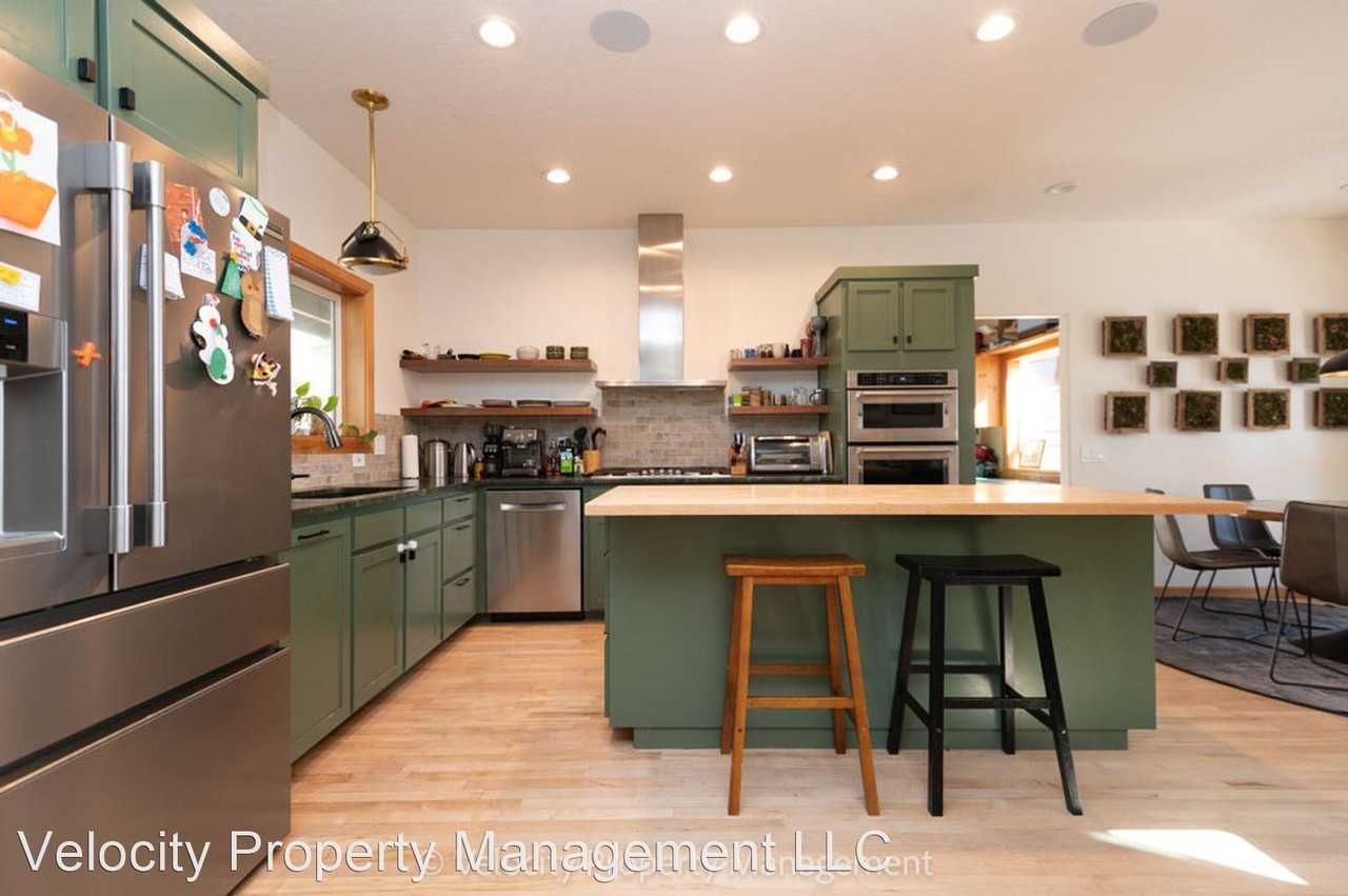 63313 Silverado Dr - Photo 3 of 33