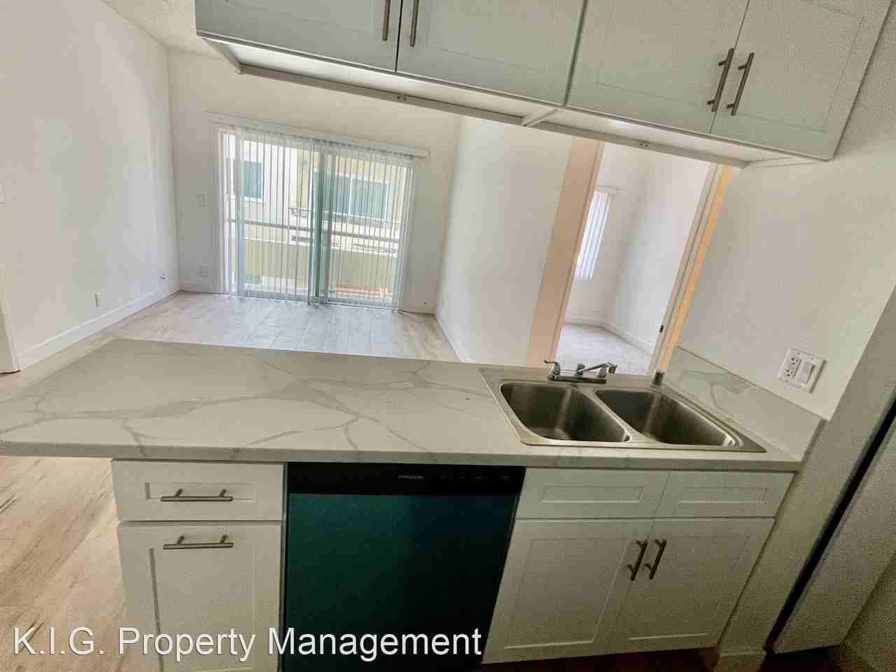 3925 Riverton Ave. - 10856 Bluffside Dr   Studio City - Photo 3 of 12