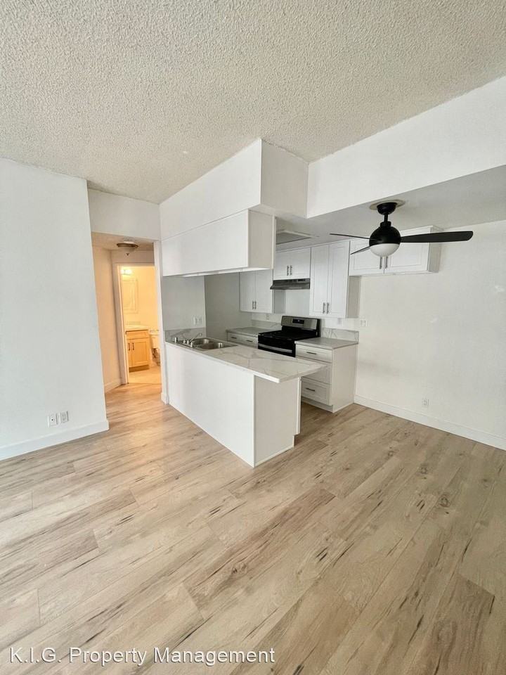 3925 Riverton Ave. - 10856 Bluffside Dr   Studio City - Photo 2 of 12