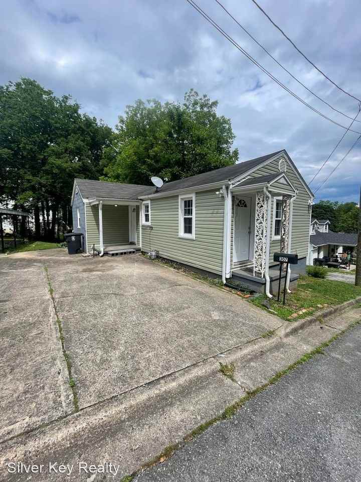 307 Houston St - Photo 2 of 11