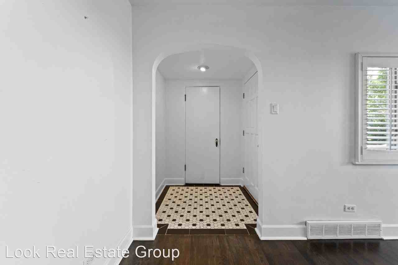 101 N Marion St - Photo 2 of 42
