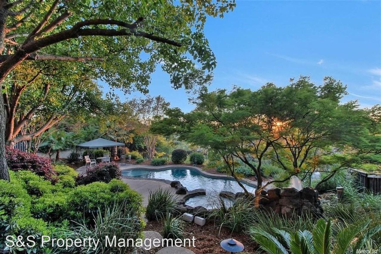 241 Cascade Falls Dr