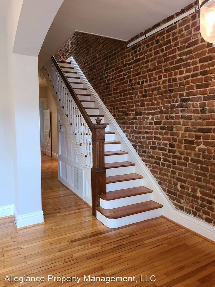 2218 Floyd Ave - Photo 2 of 26